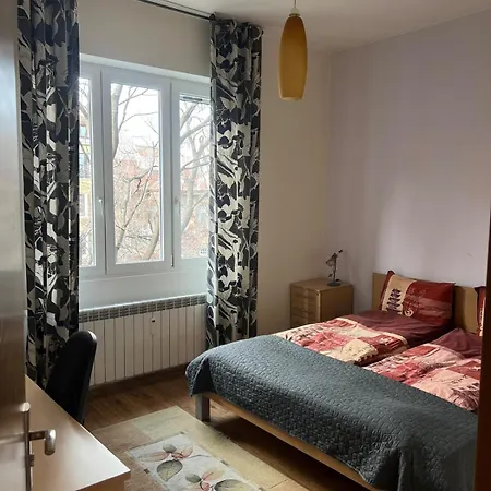 Spacious Artsy Apartament *