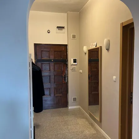 Spacious Artsy Sofía