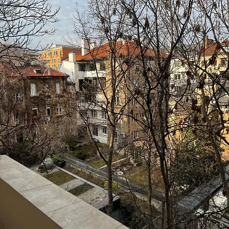 Spacious Artsy Apartament *