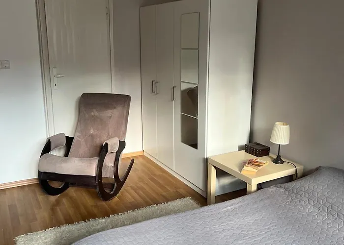 Spacious Artsy Lägenhet