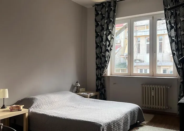 アパート Spacious Artsy