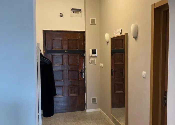 Spacious Artsy Sofia