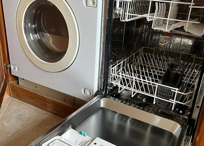 Spacious Artsy アパート