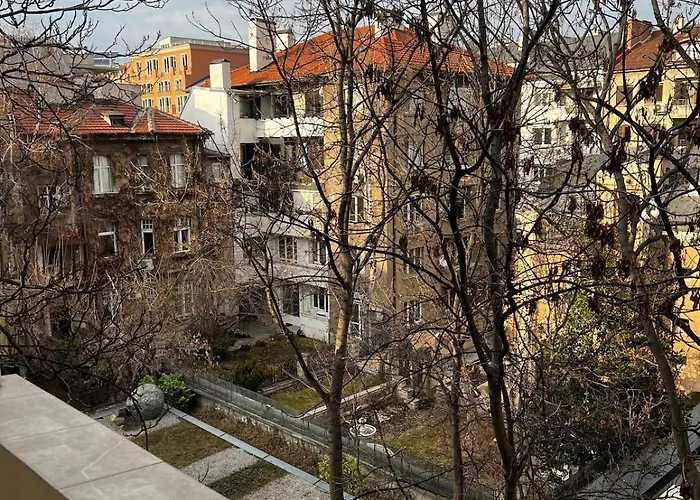 Spacious Artsy Lägenhet *